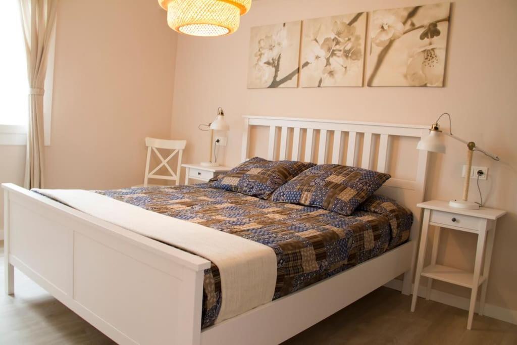 Lloret De Mar - Beachside Apartment - Free Parking - Limited Size Car Kültér fotó