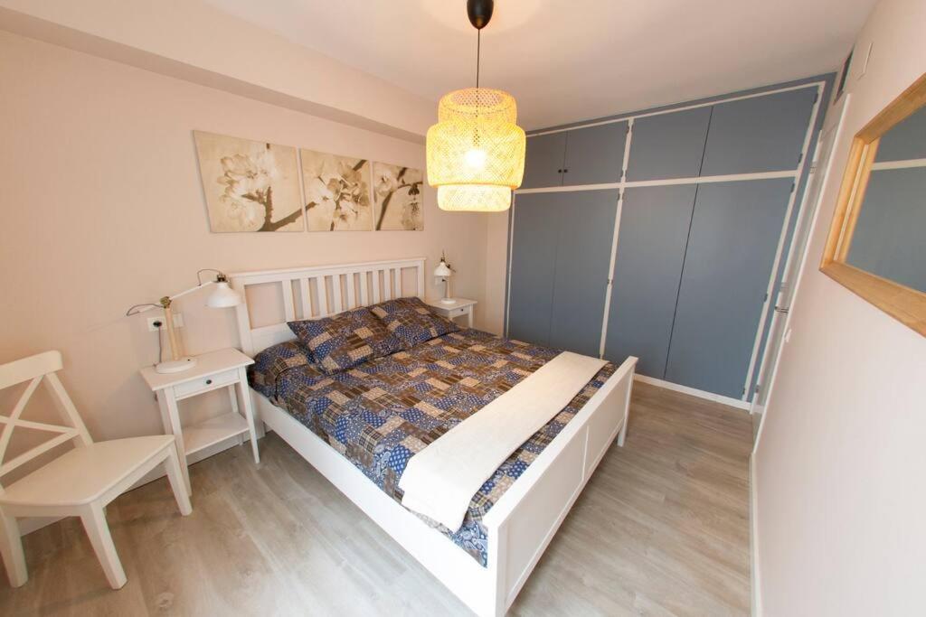 Lloret De Mar - Beachside Apartment - Free Parking - Limited Size Car Kültér fotó