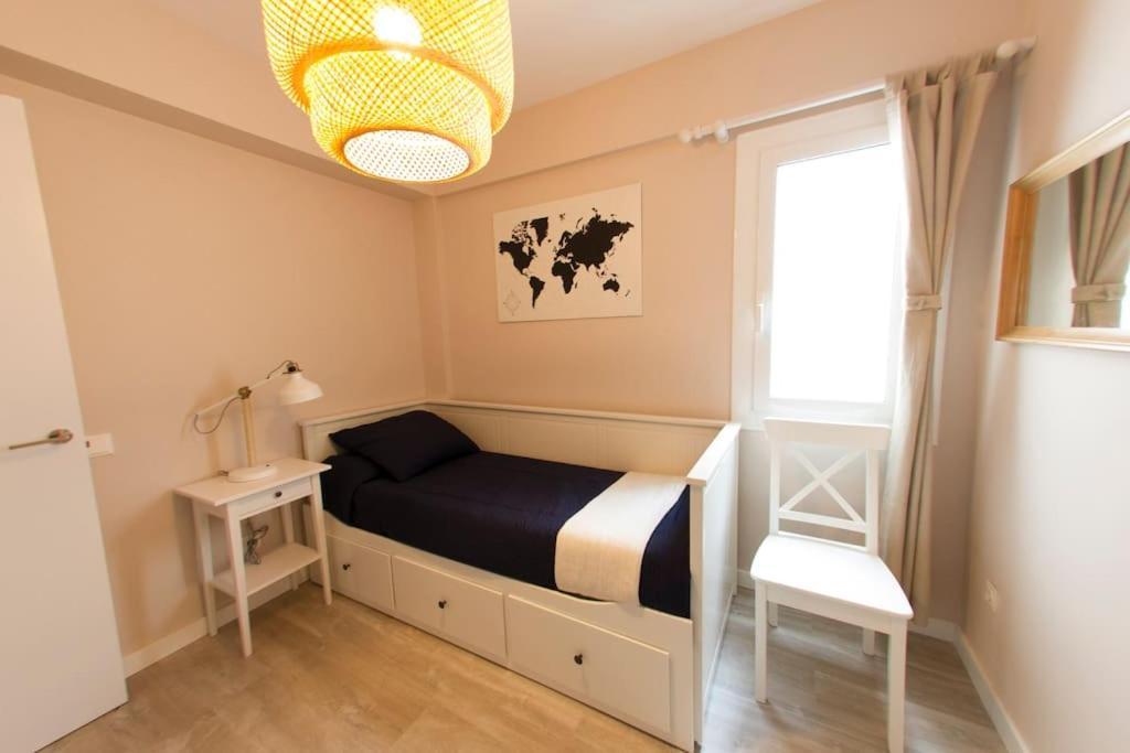 Lloret De Mar - Beachside Apartment - Free Parking - Limited Size Car Kültér fotó